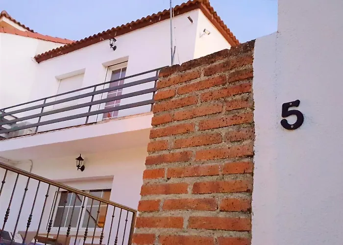 Casa Del Castillo By Naturadrada *