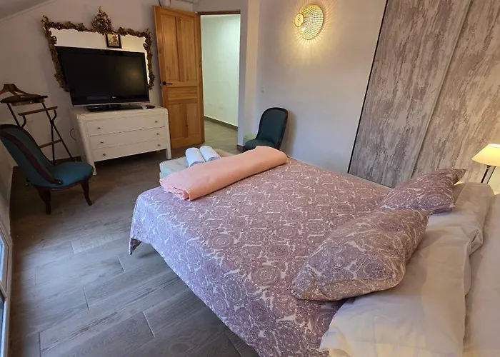 Casa Del Castillo By Naturadrada